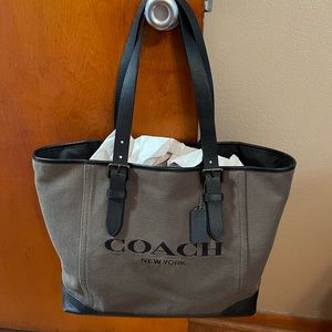 Authentic Coach canvas tote bag. Nice find!!